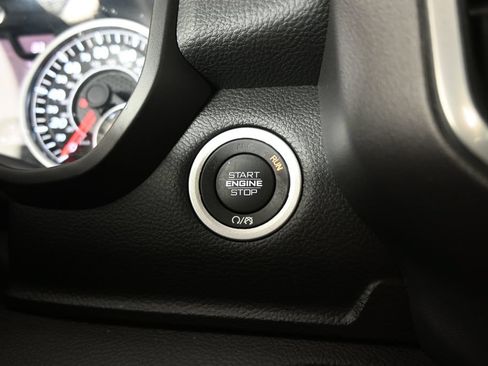 Used 2023 RAM 1500 Big Horn AWD/4WD image 32
