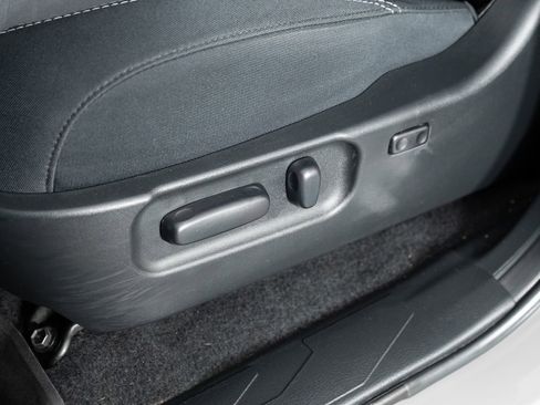 Used 2023 Toyota Tacoma TRD Off-Road image 16