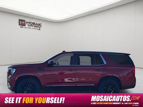 Used 2024 GMC Yukon SLT AWD/4WD image 6