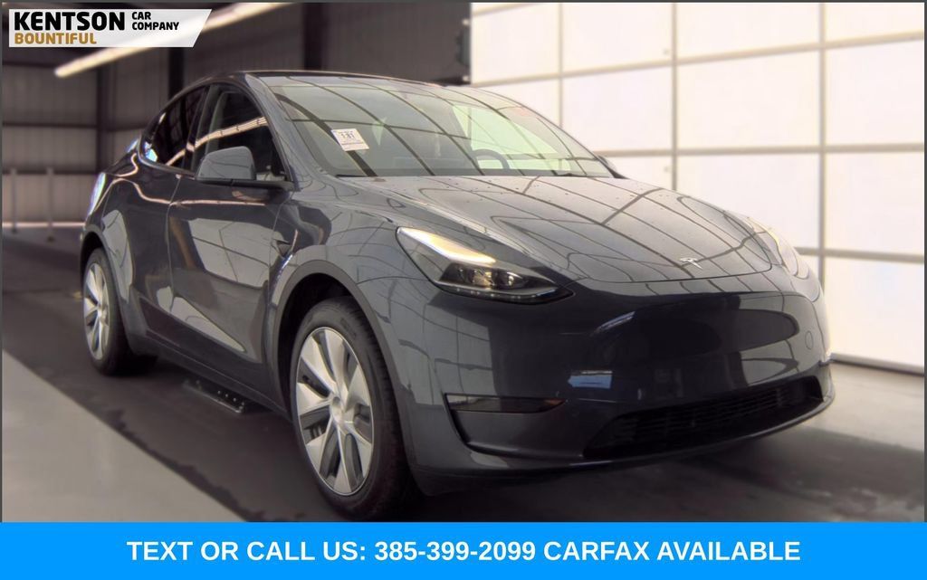 Used 2023 Tesla Model Y Long Range AWD/4WD image 2