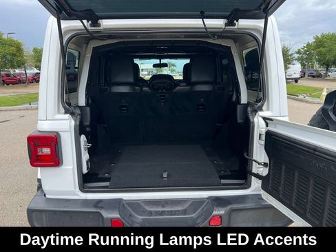 Used 2020 Jeep Wrangler Unlimited Sahara w/ LED Lighting Group AWD/4WD image 11
