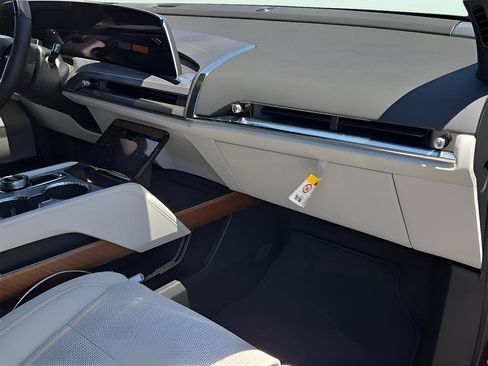 New 2026 Cadillac Vistiq Sport image 10