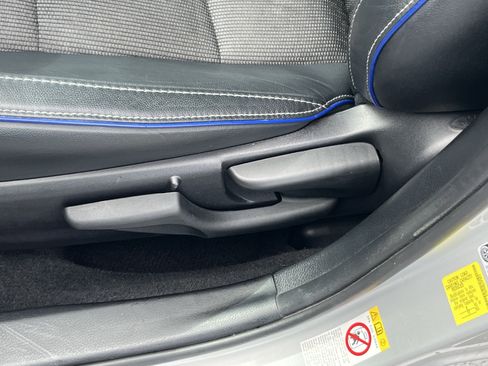 Used 2018 Toyota Corolla SE w/ SE Premium Package FWD image 16