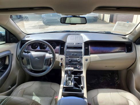 Used 2010 Ford Taurus SEL image 33