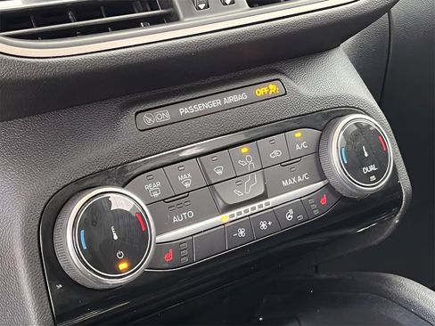 Used 2022 Ford Escape SEL image 26