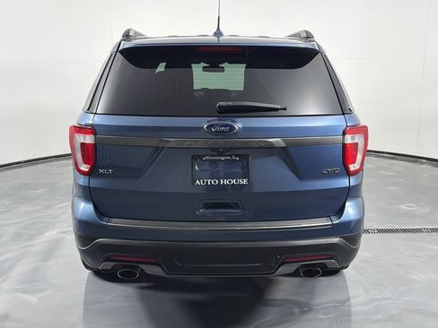 Used 2018 Ford Explorer XLT w/ Equipment Group 202A AWD/4WD image 6