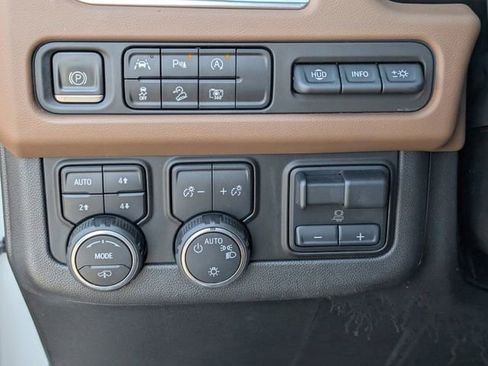 Used 2023 Chevrolet Tahoe High Country AWD/4WD image 23