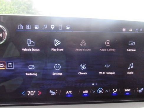 Used 2025 Chevrolet Traverse LT FWD image 25
