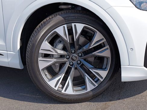 New 2025 Audi Q8 Premium Plus image 2