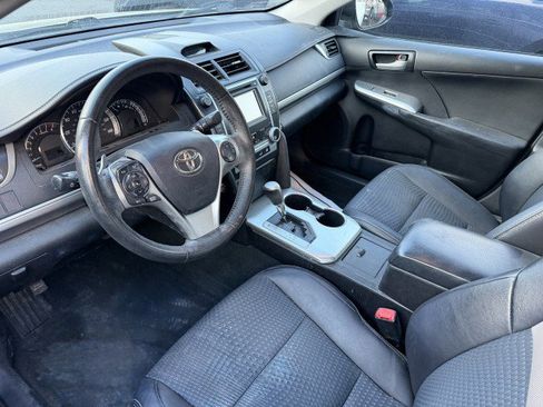 Used 2014 Toyota Camry SE FWD image 4