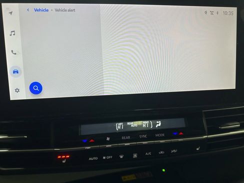 Used 2025 Toyota Sienna XLE image 35