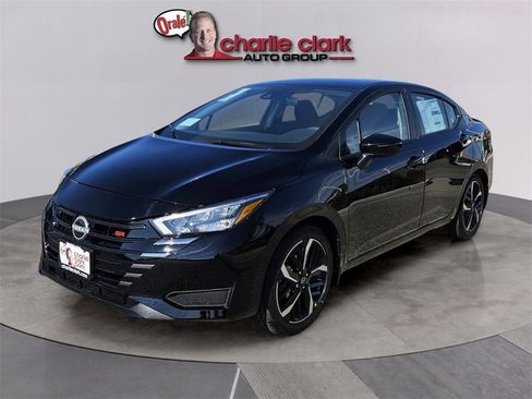 New 2025 Nissan Versa SR w/ Trunk Package image 2