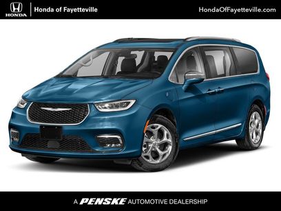 Used 2023 Chrysler Pacifica Pinnacle
