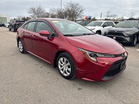 Used 2022 Toyota Corolla LE image 9
