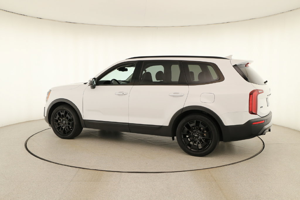 Used 2022 Kia Telluride EX w/ EX Premium Package AWD/4WD image 3