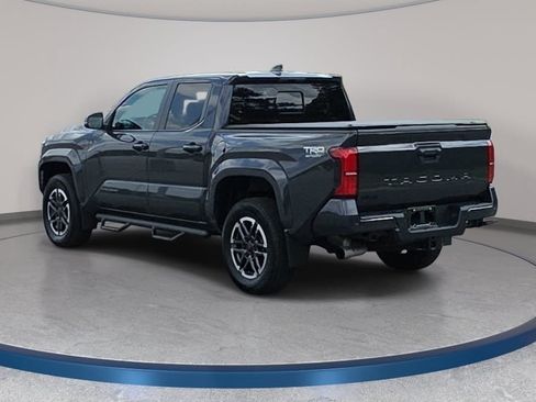Used 2024 Toyota Tacoma TRD Sport w/ TRD Sport Upgrade Package AWD/4WD image 7