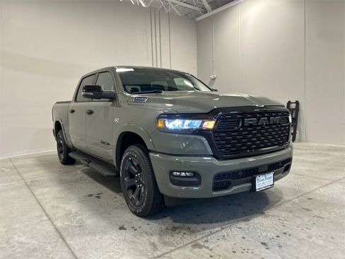 New 2026 RAM 1500 4x4 Crew Cab image 4