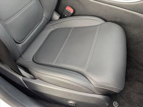 Used 2025 Mercedes-Benz C 300 4MATIC Sedan image 22