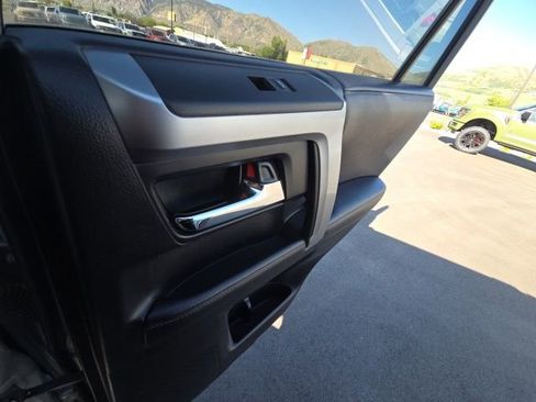 Used 2022 Toyota 4Runner SR5 AWD/4WD image 27