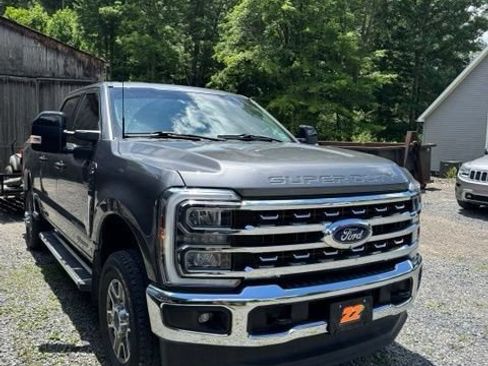 Used 2024 Ford F250 Lariat AWD/4WD image 2