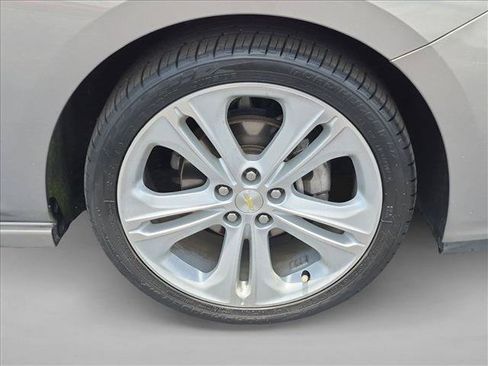 Used 2018 Chevrolet Cruze Premier FWD image 22