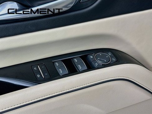 Used 2021 Cadillac Escalade Premium Luxury AWD/4WD image 28