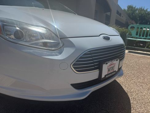 Used 2018 Ford Focus Electric Hatchback FWD image 2
