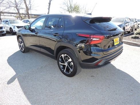 Used 2025 Chevrolet Trax RS w/ Driver Confidence Package image 7