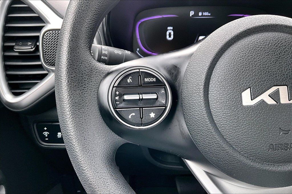 Used 2023 Kia Soul LX w/ Option Group 015 FWD image 11