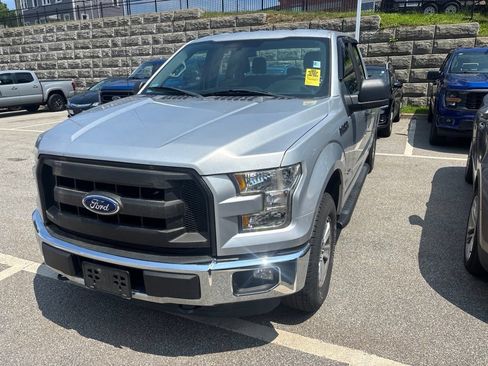 Used 2015 Ford F150 XL w/ Equipment Group 101A Mid AWD/4WD image 4