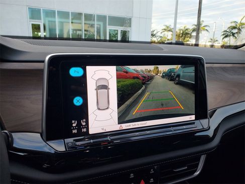 New 2026 Volkswagen Atlas SE image 10