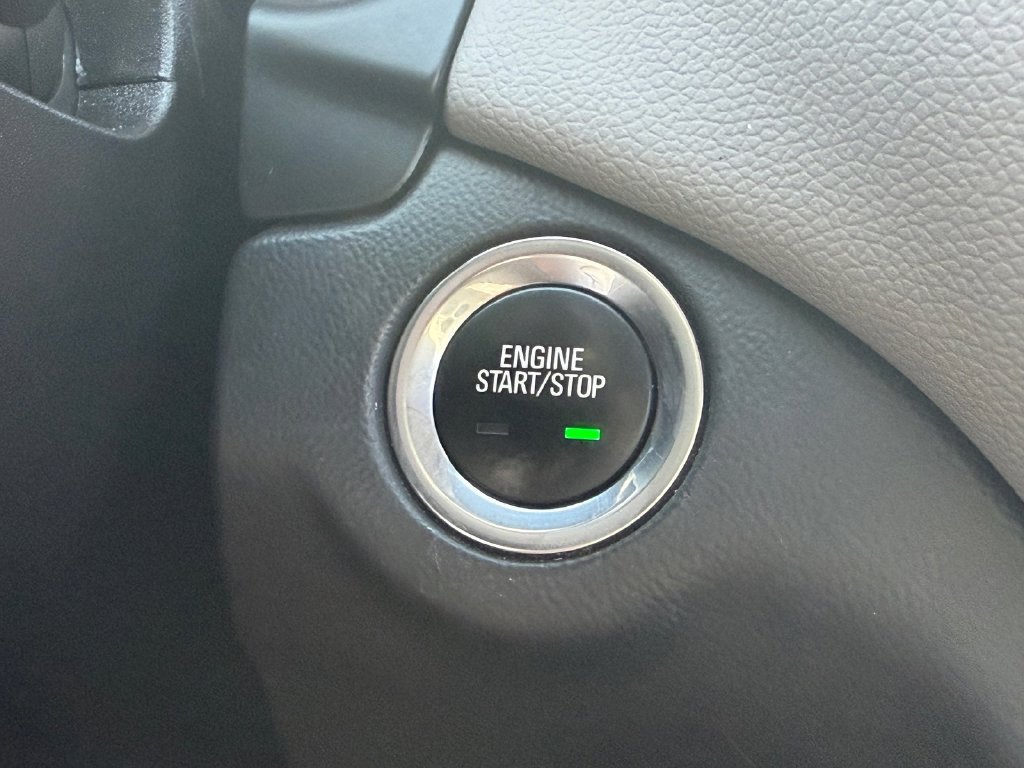 Used 2022 Chevrolet Equinox LS FWD image 29