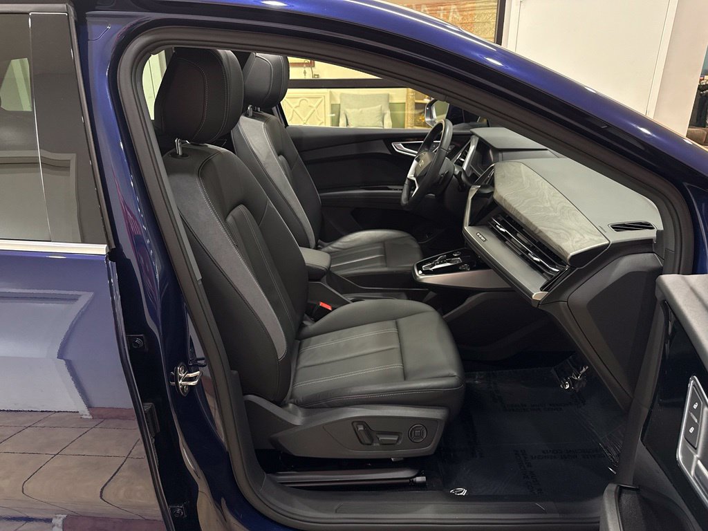 Used 2023 Audi Q4 e-tron Prestige AWD/4WD image 34