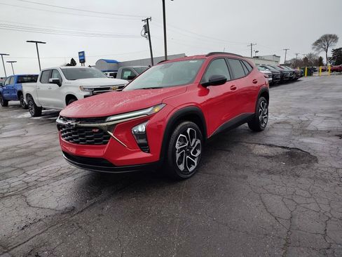 New 2026 Chevrolet Trax RS w/ Sunroof Package image 7