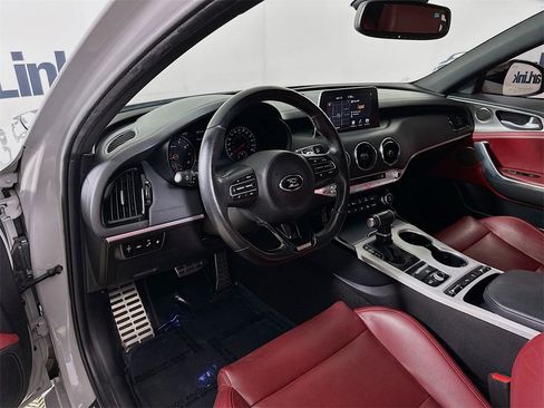 Used 2020 Kia Stinger GT1 image 10