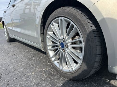 Used 2015 Ford Fusion SE w/ Equipment Group 202A image 10