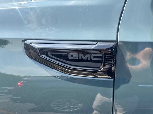 Used 2025 GMC Yukon XL AT4 w/ AT4 Premium Package AWD/4WD image 28