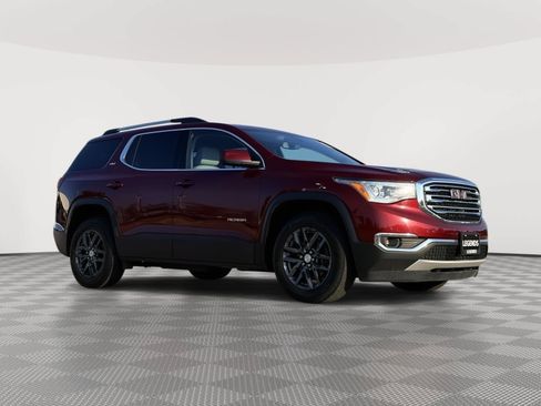 Used 2018 GMC Acadia SLT FWD image 1