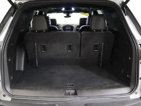 Used 2023 Chevrolet Traverse LT w/ LT Premium Package AWD/4WD image 35