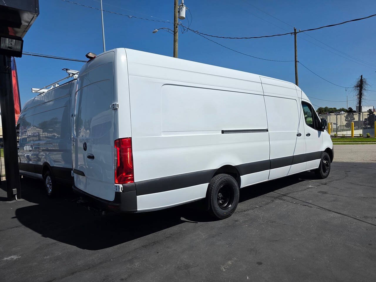 Used 2021 Mercedes-Benz Sprinter 3500 image 6