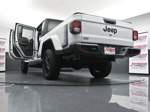 Used 2023 Jeep Gladiator Sport AWD/4WD image 44