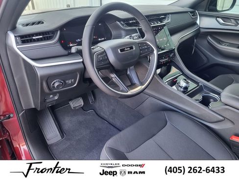New 2025 Jeep Grand Cherokee L Laredo w/ Luxury Tech Group I image 12