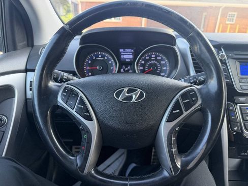 Used 2016 Hyundai Elantra GT w/ Option Group 02 FWD image 10