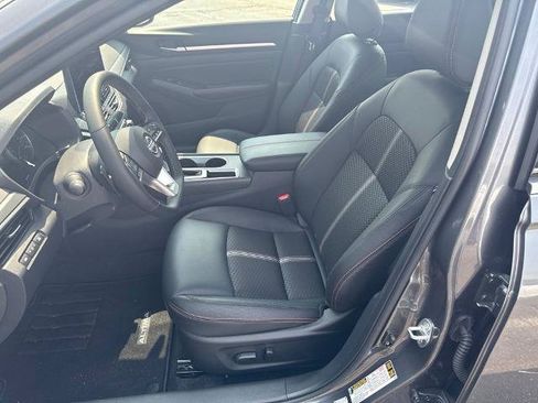 Certified 2026 Nissan Altima 2.5 SR FWD image 9