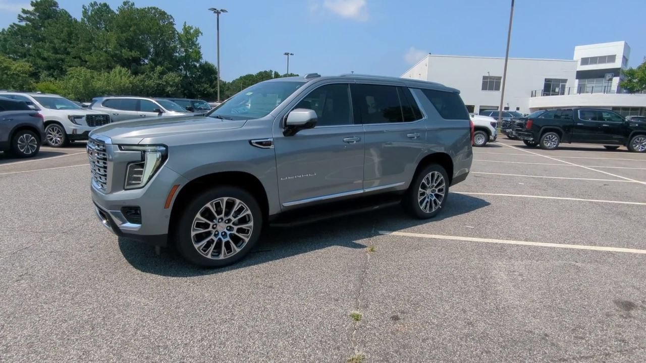 Used 2026 GMC Yukon Denali AWD/4WD image 4