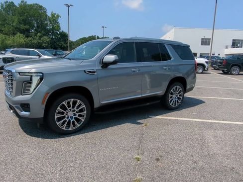 Used 2026 GMC Yukon Denali AWD/4WD image 4