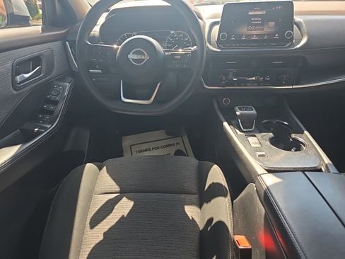 Used 2022 Nissan Rogue SV FWD image 18