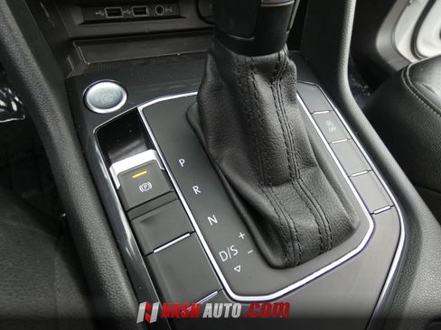 Used 2020 Volkswagen Tiguan SE w/ Panoramic Sunroof Package FWD image 64