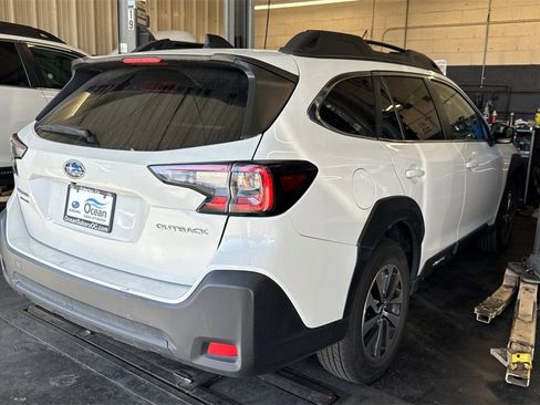 Used 2025 Subaru Outback Premium image 3