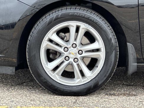Used 2017 Chevrolet Cruze LT image 8